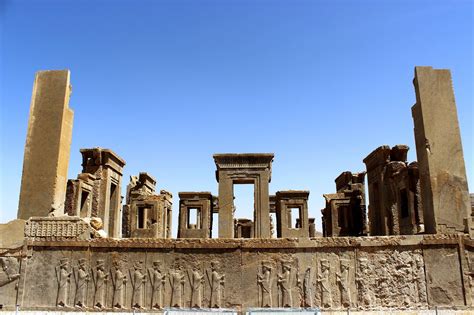 Visit Persepolis, northeast of Shiraz, Iran | Cultura persa, Isla de pascua, Tikal