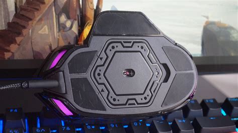 Corsair Nightsword RGB review: The best name, but not the best mouse | Rock Paper Shotgun