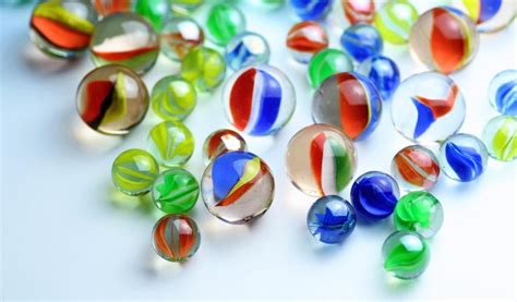 How is the Game of Marbles Played? (with picture)