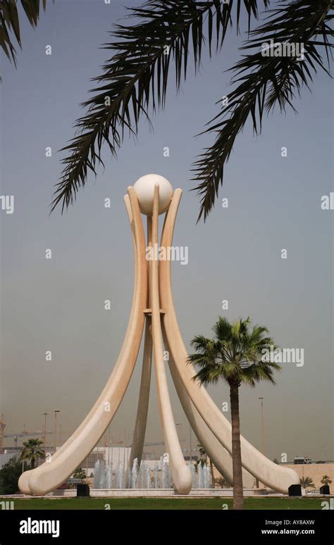 Bahrain pearl hi-res stock photography and images - Alamy