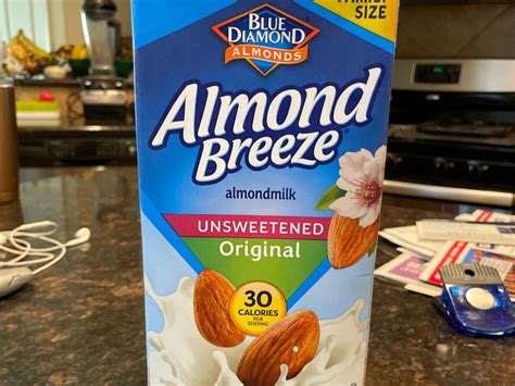 Almond Breeze Almondmilk, Original, Unsweetened Nutrition Facts - Eat ...