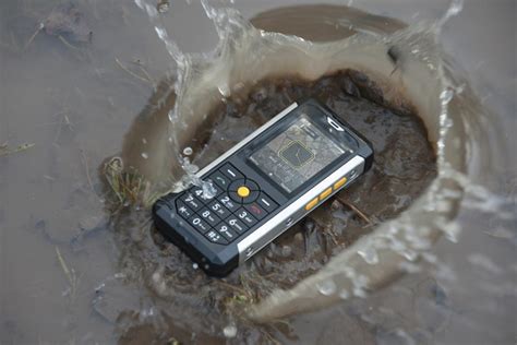 Cat launches rugged B100 smartphone