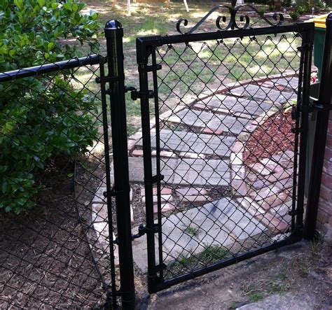 gate+chain+link+painted+black.JPG 1,600×1,497 pixels | Gardening | Pinterest | Fences, Patios ...