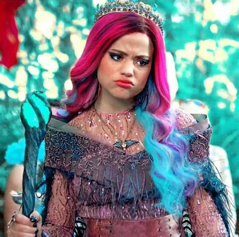 Pin by Jazmin on descendants | Evie descendants, Disney channel ...