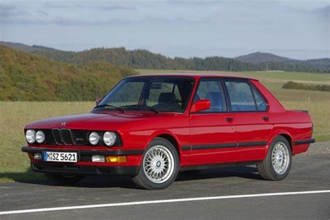 BMW M5 (E28) - Classic Car Review | Honest John