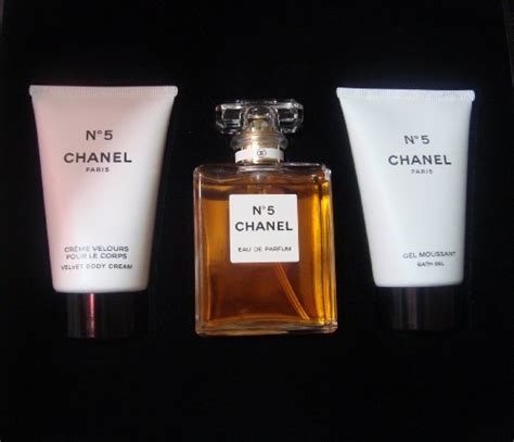 Women's Fragrance Gift Sets: CHANEL: Chanel No. 5 for Women Gift Set ...