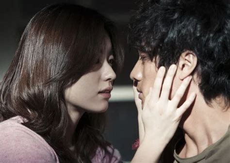 10 Film Drama Korea Romantis Tersedih 2020 - WAKTUBACA