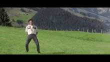 Sunny Deol Dance GIFs | Tenor