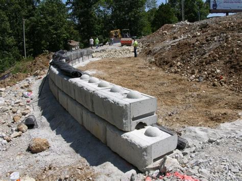 Redi-Rock Retaining Wall with Geo Grid during Installation - SI Precast Concrete