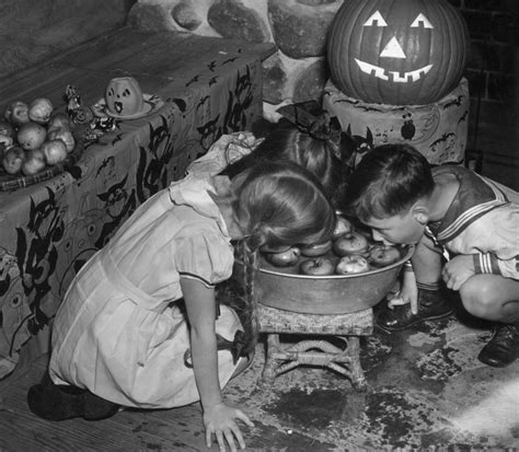 Halloween History: Vintage Photos of the Celebration | Time