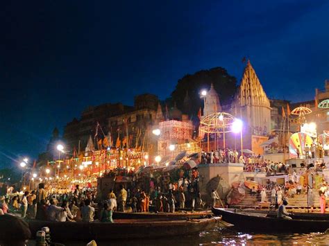 Ganga Aarti at Varanasi | People flock to the steps leading … | Flickr