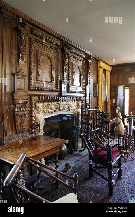 Hever castle kent interior hi-res stock photography and images - Alamy