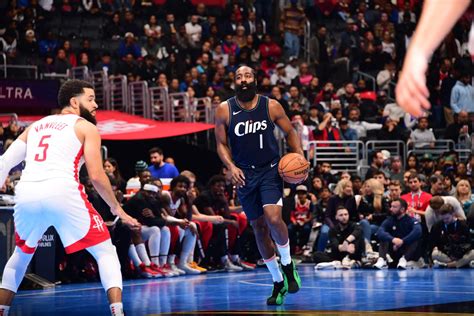 James Harden seals victory as Clippers defeat Rockets, win first game ...