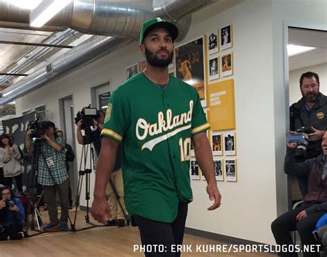 Oakland Athletics Unveil New Kelly Green Uniform – SportsLogos.Net News