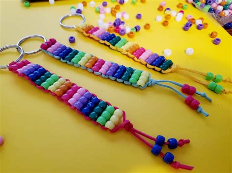 How To Make Rainbow Pony Bead Keychains - TenGemsDIY.com