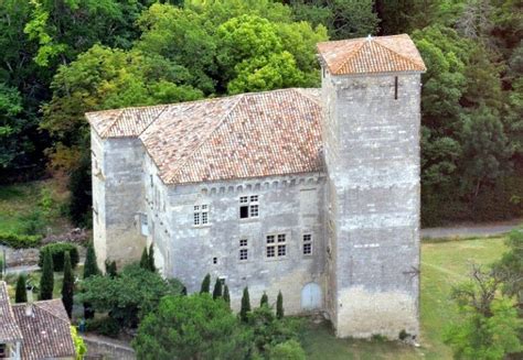 €890k Gers, FRANCE. 14th Century Gascony Castle For Sale - Castleist