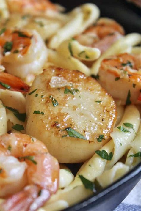 Seafood Pasta with Shrimp and Scallops (and Garlic!) - Christina's Cucina