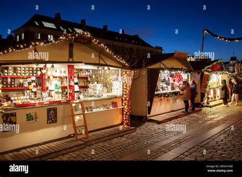 Christmas market , Nyhavn , Copenhagen harbour, Copenhagen, Denmark ...