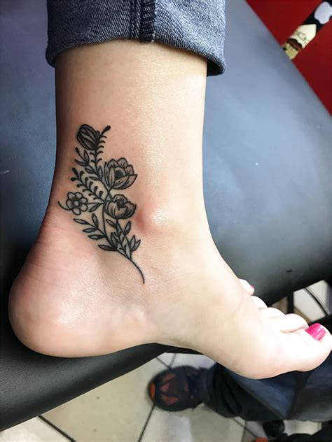 foot tattoo girl #Foottattoos | Foot tattoos, Tattoos, Ankle tattoo designs