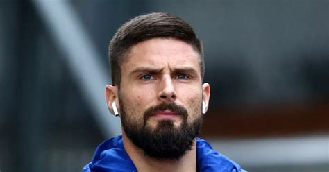 Giroud Haircut - Olivier Giroud To Consider Chelsea Future In January As Striker Hints At Serie ...