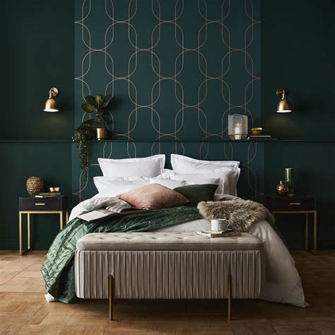 Palais Green & Gold Wallpaper - GrahamBrownUS | Green wallpaper bedroom, Gold wallpaper bedroom ...