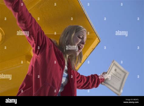 Anna faris smiley face hi-res stock photography and images - Alamy