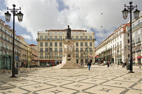 File:Lisbon 10064 Lisboa Praça Luís de Camões 2006 Luca Galuzzi.jpg - Wikimedia Commons