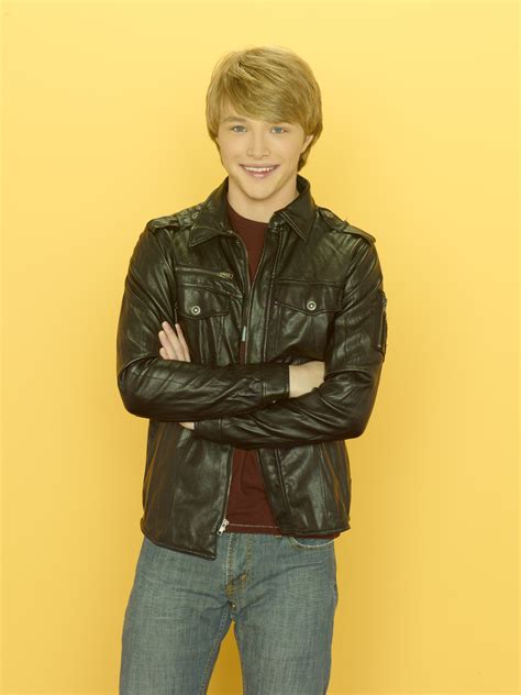 Sterling Knight 2018: Haircut, Beard, Eyes, Weight, Measurements ...