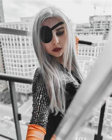 A one eyed cosplay girl. | Cosplay girls, Round sunglass women, Girl