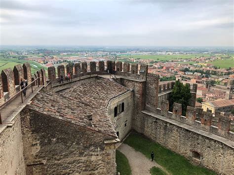 Casa Chiesi The Soave Castle : A Medieval Fortressed Dwelling – Casa Chiesi