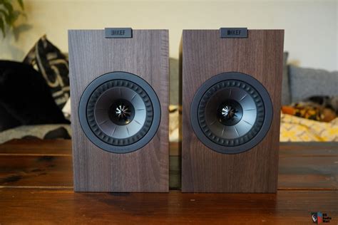 KEF Q150 Bookshelf Loudspeakers in Walnut finish - Exceptional value! Photo #3313751 - US Audio Mart