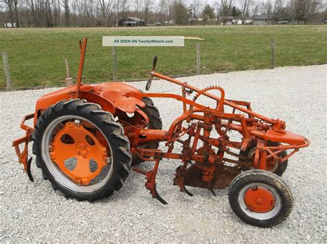 Allis Chalmers G Antique Tractor