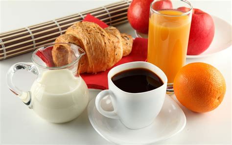 1680x1050 / 1680x1050 Breakfast, Coffee, Milk, Orange juice, Croissant, Apples, Cup, White ...