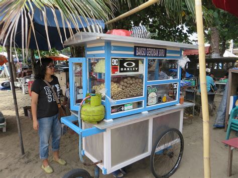 Bakso Gerobak Biru Pantai Doble Six Seminyak