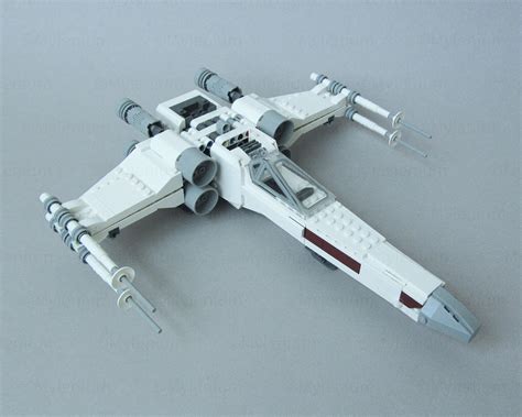 LEGO Star Wars, Luke Skywalker’s X-Wing Fighter (75301), Front Right ...