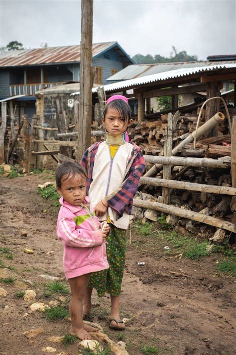 Authentic and Poor Life of Myanmar Children at Pan Pet Village ...