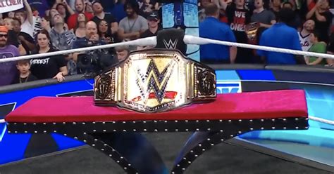 Roman Reigns gets a new WWE Universal championship belt - Cageside Seats