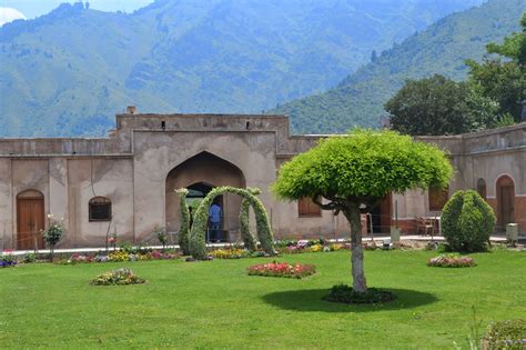 Backpack: Mughal garden- Pari Mahal