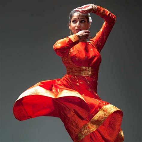 Kathak Dance of Northern India - Indian dance for schools and remote ...