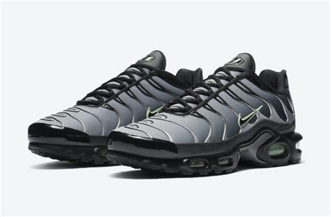 Nike Air Max Plus Black Grey Vapour Green CZ7552-001 Release Date - SBD