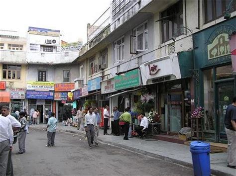 Khan Market Delhi, Khan Market Shops, Places to Eat in Khan Market