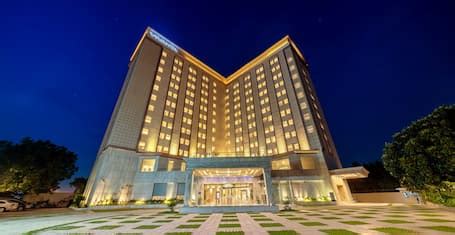 Courtyard By Marriott Ahmedabad Sindhu Bhavan Road: 2022 Room Prices, Deals & Reviews | Expedia.com