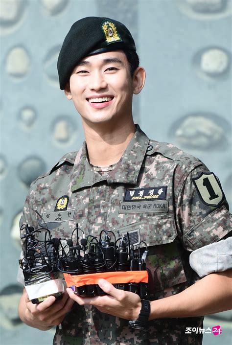 Kim Soo Hyun Has Just Been Discharged From The Military - Koreaboo