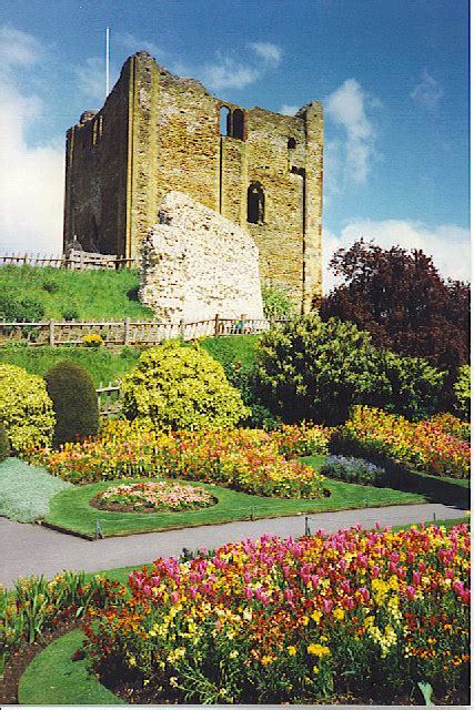 Guildford Castle and Gardens © Colin Smith :: Geograph Britain and Ireland