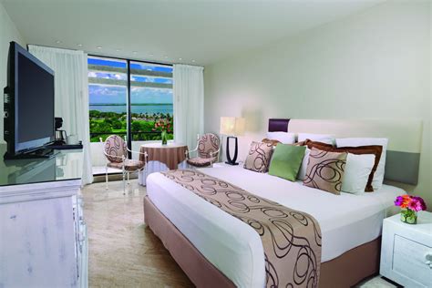 Grand Oasis Cancun All-Inclusive Resort