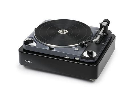 5 Vintage Turntables Perfect For The Audiophile Collector