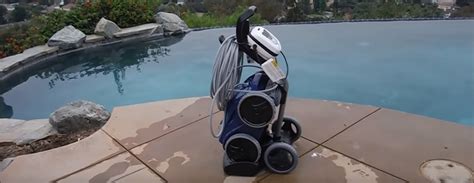 Polaris vs. Dolphin: Robotic Pool Cleaner Comparison