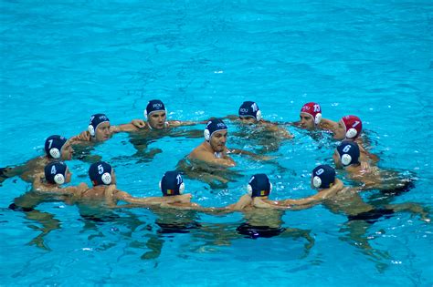 File:Romania water polo team huddle.jpg - Wikimedia Commons