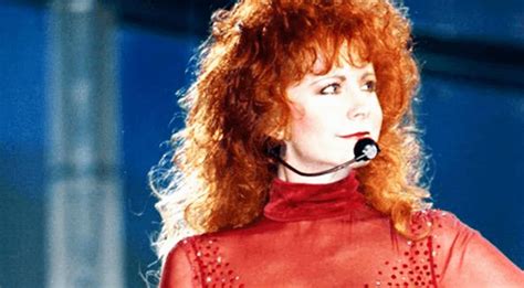 Reba McEntire Explains The Story Behind Her Red Dress At 1993 CMAs ...