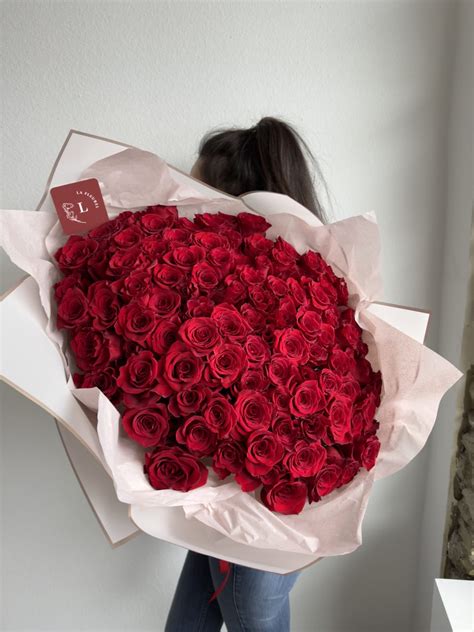 100 Red Roses - Wrapped bouquet in Valley Village, CA | La Fleurel